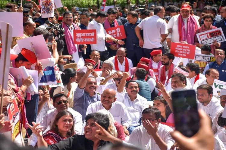 اپوزیشن رہنماؤں نے صدر مرمو سے ملاقات کا وقت مانگا، الیکشن کمشنر سے بھی ملاقات کی تیاری