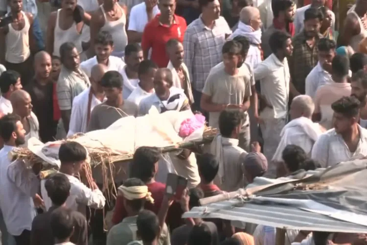 بہار میں کشتی الٹنے سے 13 بچوں کی موت، متاثرہ خاندانوں کے لیے مالی امداد کا اعلان