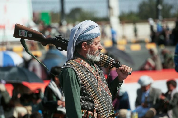 یمن میں حوثی باغیوں کا فوجی کیمپ پر حملہ، 20 فوجی ہلاک