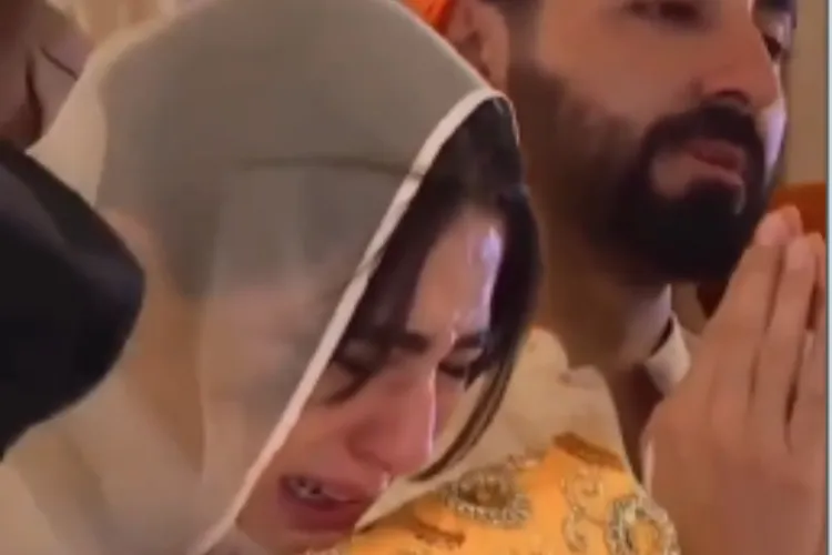 گولڈن ٹیمپل میں سارہ علی خان کی جذباتی دعا، ویڈیو وائرل