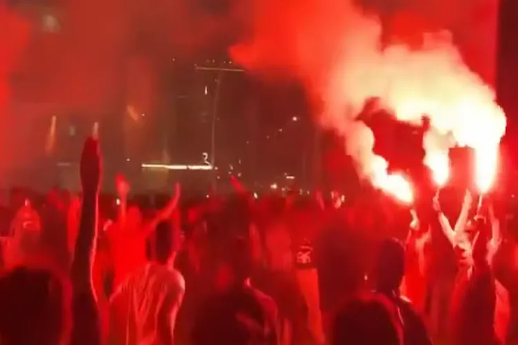 انڈونیشیا میں بڑھتی مہنگائی اور جنگلات میں آتش زدگی کے خلاف طلبہ کے احتجاج