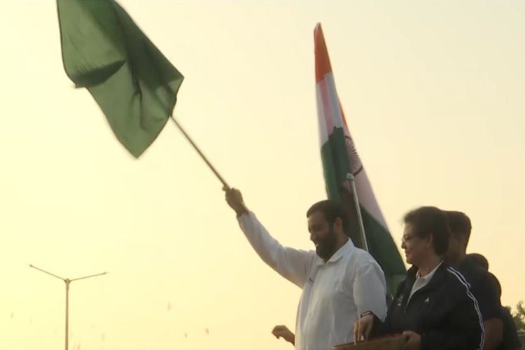 قومی یوم اتحاد پر ہریانہ کے وزیر اعلیٰ نے پنچکولہ میں ’رن فار یونٹی‘ کو ہری جھنڈی دکھائی
