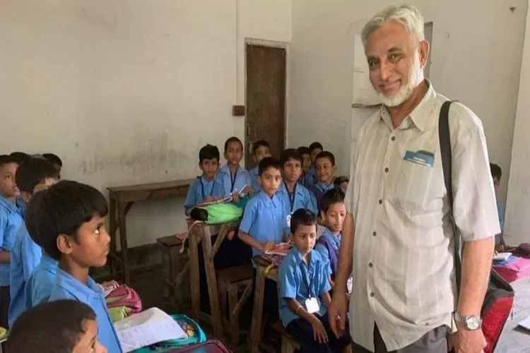 سید حسینی:  سات سمندر پار سے ہندوستانی بچوں کی مدد کرنے والا مسیحا  
