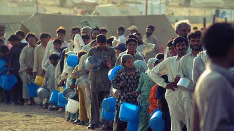 پاکستان میں پانی کے لئے قطار