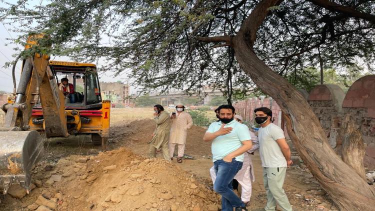 صفائی ستھرائی کے کام کو رکن اسمبلی نے خود اپنی نگرانی میں کرایا