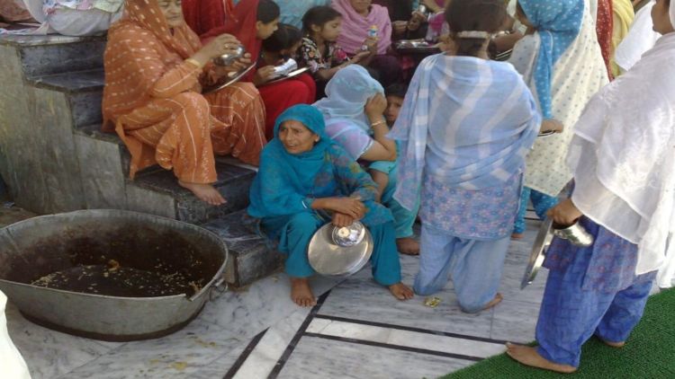 پاکستان جا کر واپس آنے والے سکھ عقیدتمندوں کے جتھے میں متعدد افراد کورونا پازیٹو پائے گئے ہیں