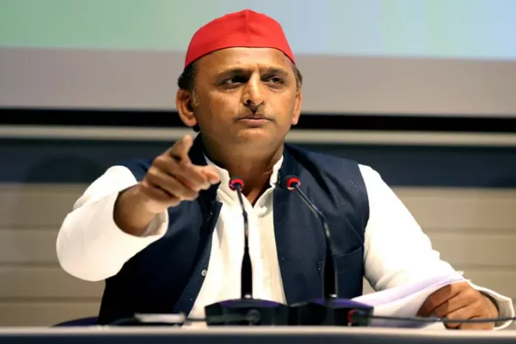 سماجوادی پارٹی کی حکومت بنی تو فرقہ وارانہ ماحول ہمیشہ کے لیے ختم کریں گے: اکھلیش